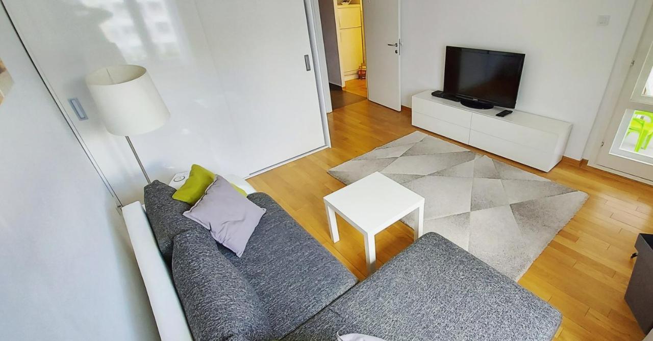 High White Apartments Belgrado Esterno foto